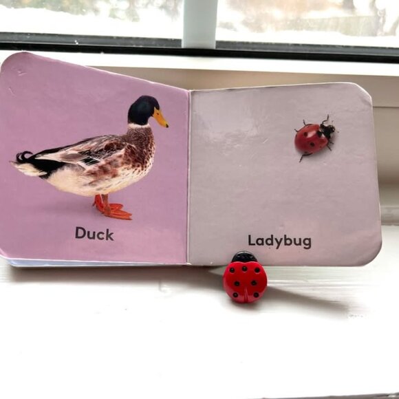 Lovevery "Animals I see" board book - Picture 3 of 3